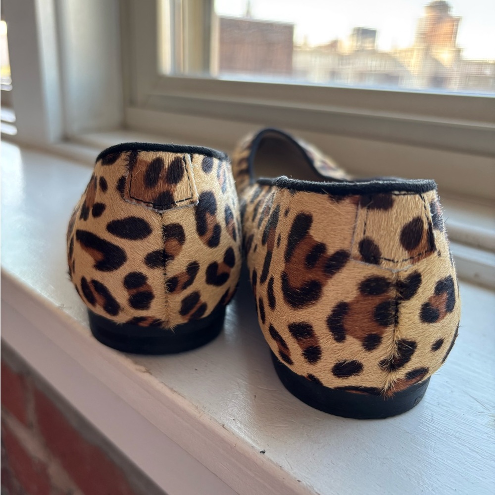 Women’s Leopard Print, Leather/Calf hair Pointed Toe Flats. new W/O Tag Size 8.5 - Picture 3 of 6